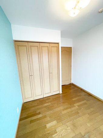 ポップイエローで明るい気分になるトイレ 世田谷区N様邸 ポップイエローで明るい気分になるトイレ 世田谷区N様邸